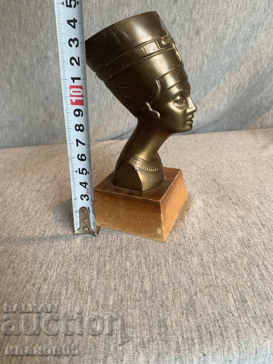 Statuie Nefertiti cu preț € 20.45 | 40.00 BGN