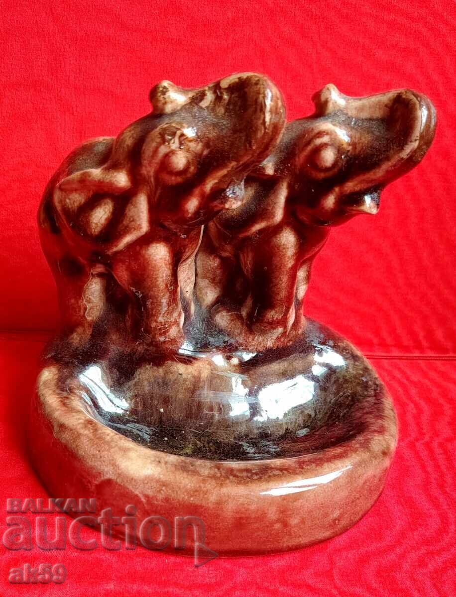 "Elefănței" - mică plastică ceramică "Elefănței" - mică plastică ceramică