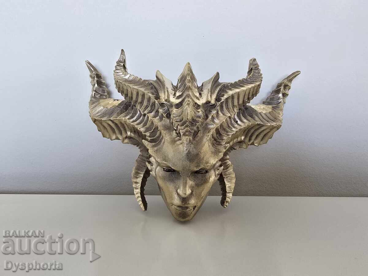 Elegantă replică a eroinei Lilith cu preț € 350.00 | 684.54 BGN