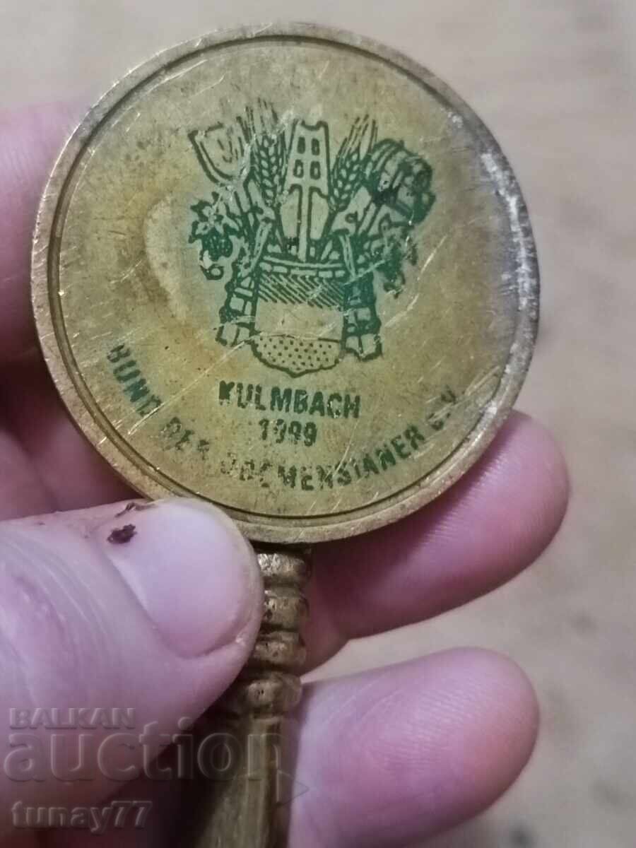 Deschizător de sticle vintage masiv din bronz, țepușă pentru gheață, rar cu preț € 11.00 | 21.51 BGN Deschizător de sticle vintage masiv din bronz, țepușă pentru gheață, rar cu preț € 11.00 | 21.51 BGN