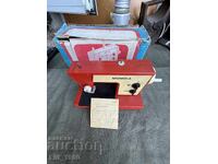 Mașină de cusut pentru copii PICO