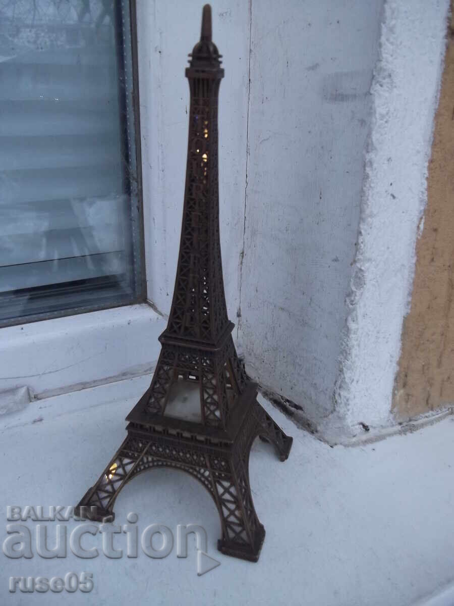 Παράδοση Μεταλλικός Πύργος του Άιφελ με φως που λειτουργεί Παράδοση Μεταλλικός Πύργος του Άιφελ με φως που λειτουργεί