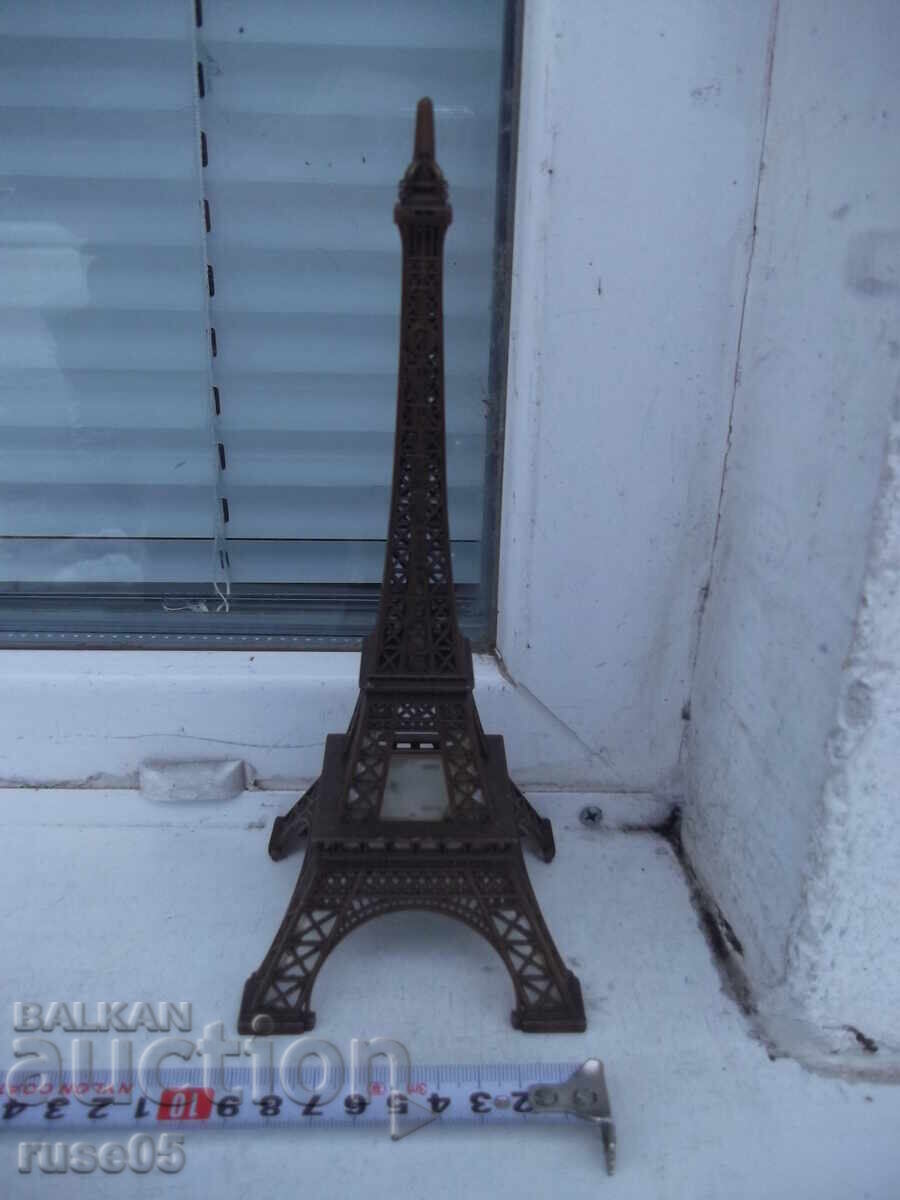 Μεταλλικός Πύργος του Άιφελ με φως που λειτουργεί Μεταλλικός Πύργος του Άιφελ με φως που λειτουργεί