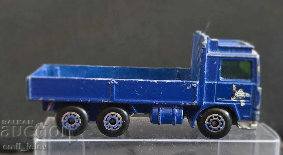 LESNEY MATCHBOX superfast-26F Volvo Tilt Lorry year with price € 2.55 | 4.99 BGN