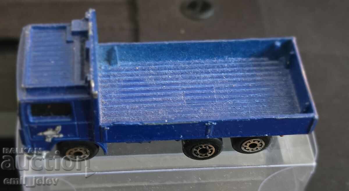 LESNEY MATCHBOX superfast-26F Volvo Tilt Lorry year - 5