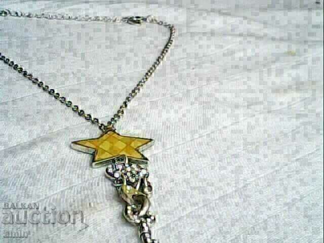 Colier frumos cu cristale Swarovski de la firma Dani N