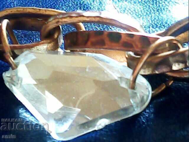 Δημοπρασία Όμορφο, παλιό, επιχρυσωμένο κολιέ με μεγάλα κρύσταλλα