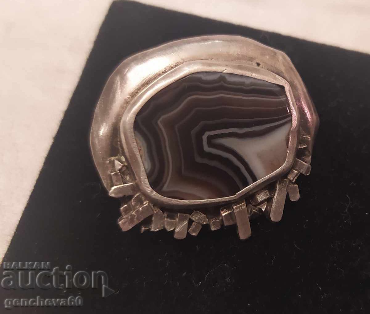 Licitație Broșă antică din argint cu agat natural