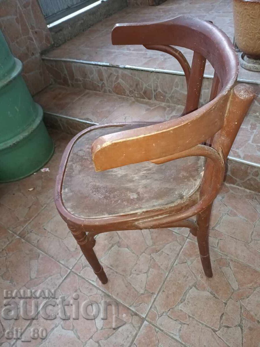 Auction  Old lodge chair