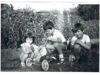 ΜΕΓΑΛΗ ΚΑΛΛΙΤΕΧΝΙΚΗ ΦΩΤΟΓΡΑΦΙΑ ΠΑΙΔΙΑ ΠΑΙΖΟΥΝ ART ΦΩΤΟΓΡΑΦΙΑ Ε826