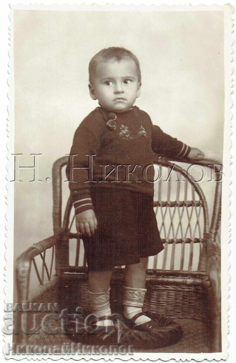 1940 POZĂ VECHE CU UN BĂIEȚEL ÎN STUDIO E830