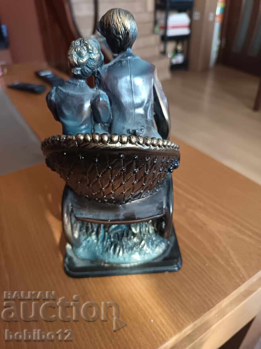 Statuetă cal cu trăsură cu preț € 30.00 | 58.67 BGN