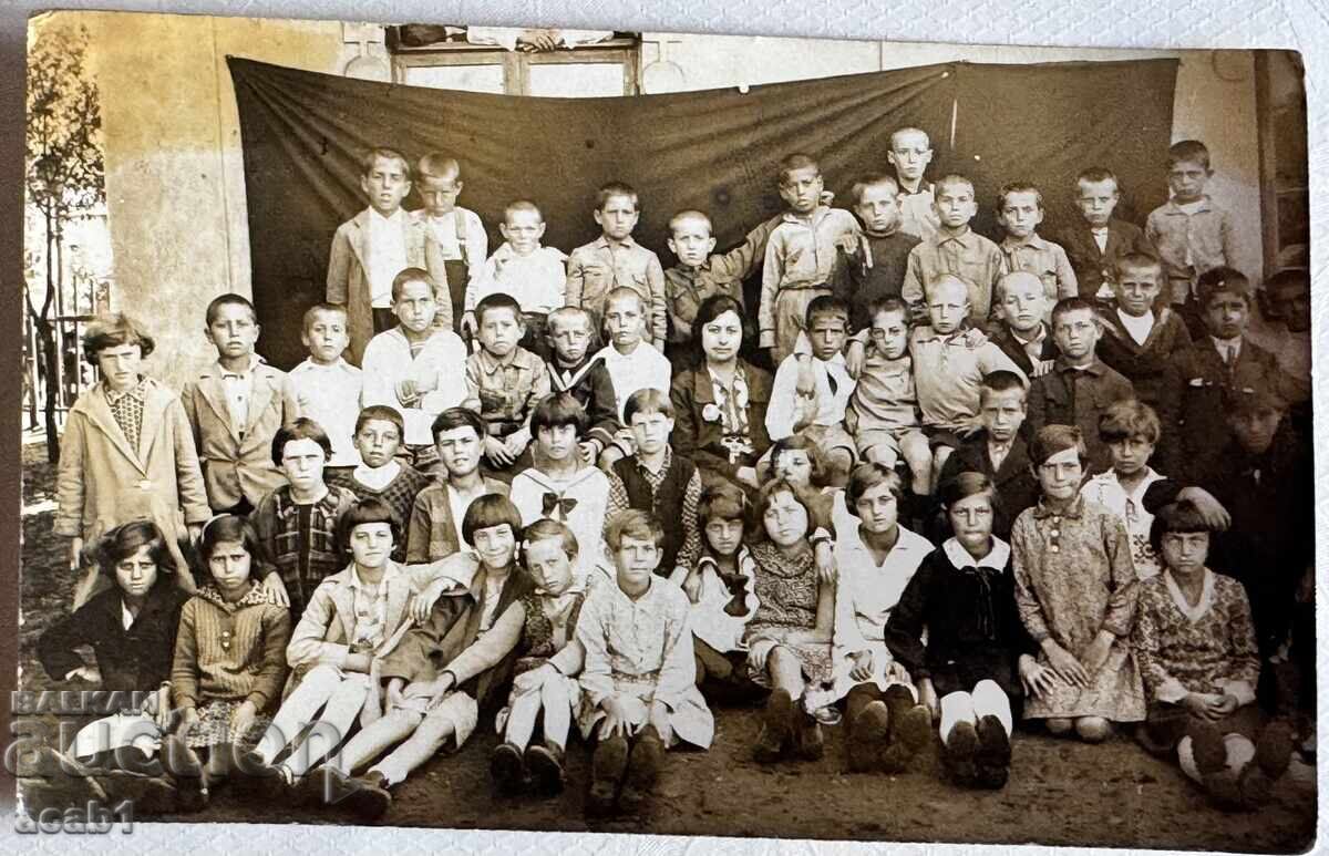 София ученици с учителката София ученици с учителката