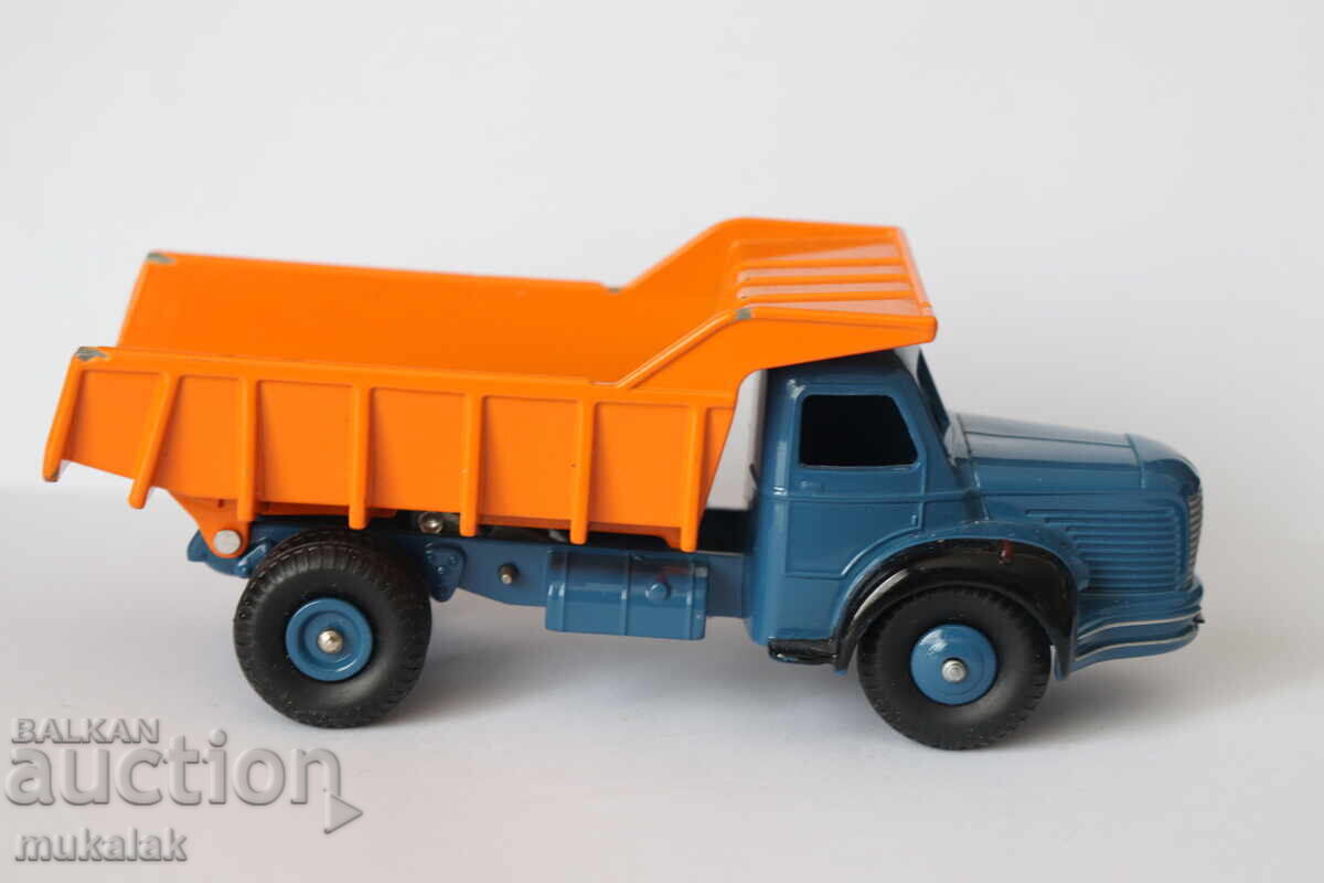 Delivery of DINKY TOYS BERLIET TRUCK DUMP TRUCK MODEL CAR