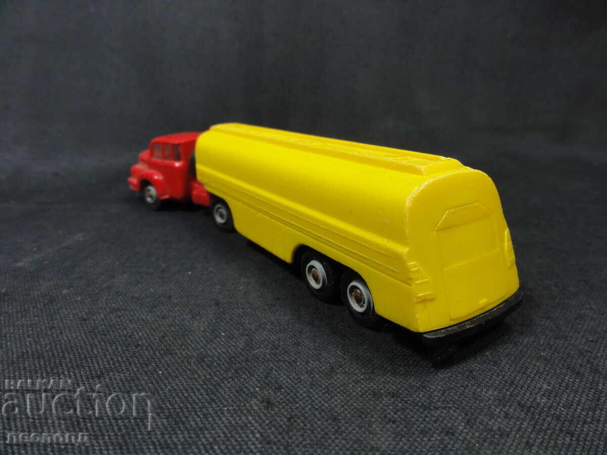 Аукцион СТАРА РЕТРО ПЛАСТМАСОВА КОЛИЧКА КАМИОН UNIC NOREV FRANCE