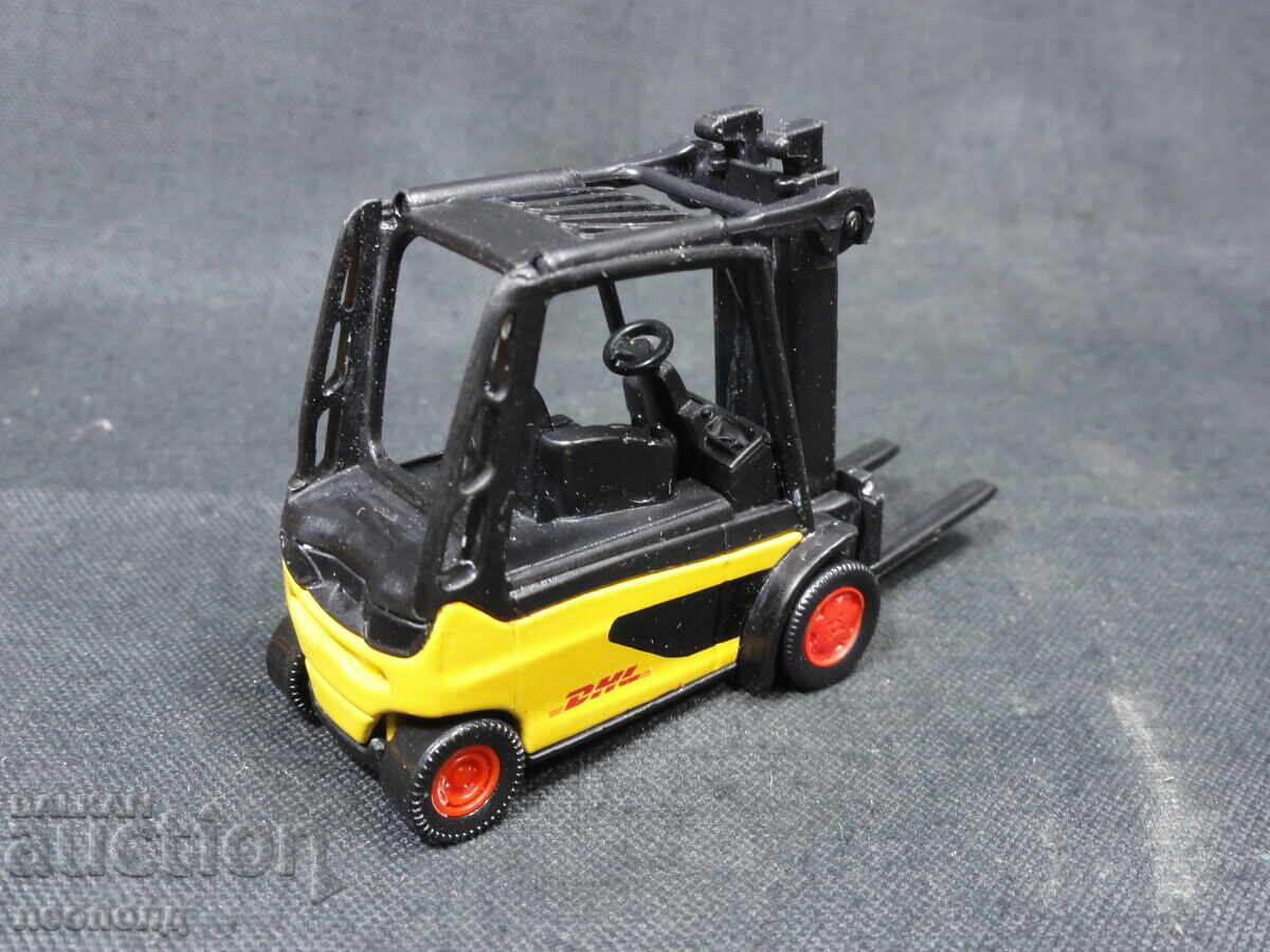 Delivery of Metal Forklift Truck DHL SIKU