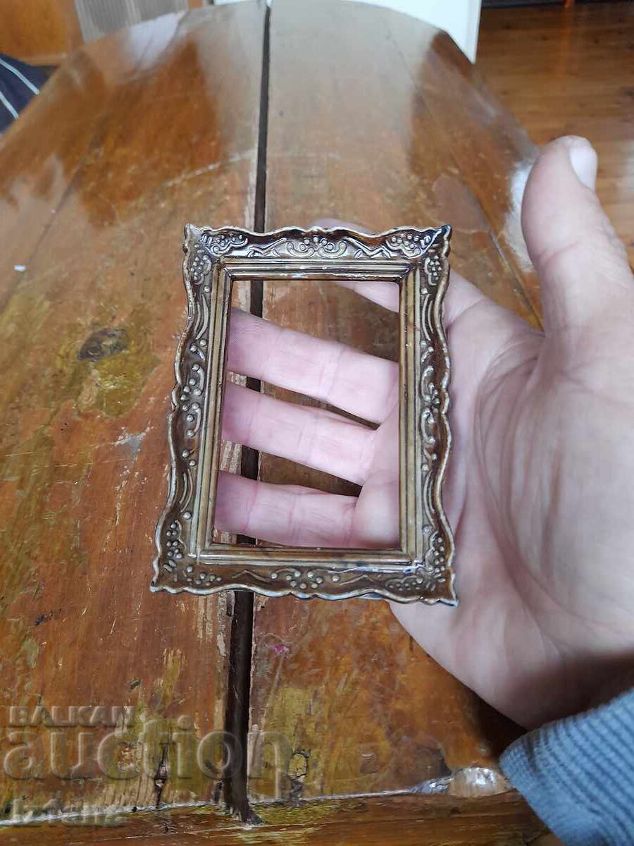 Rama foto veche cu preț € 5.00 | 9.78 BGN