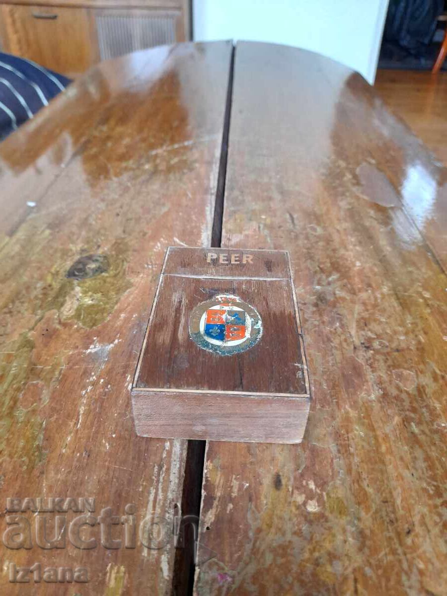 Veche tabacheră din lemn, cutie de țigări Peer