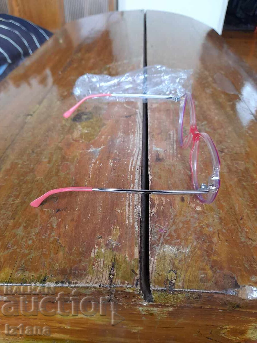 Доставка на Рамки за очила