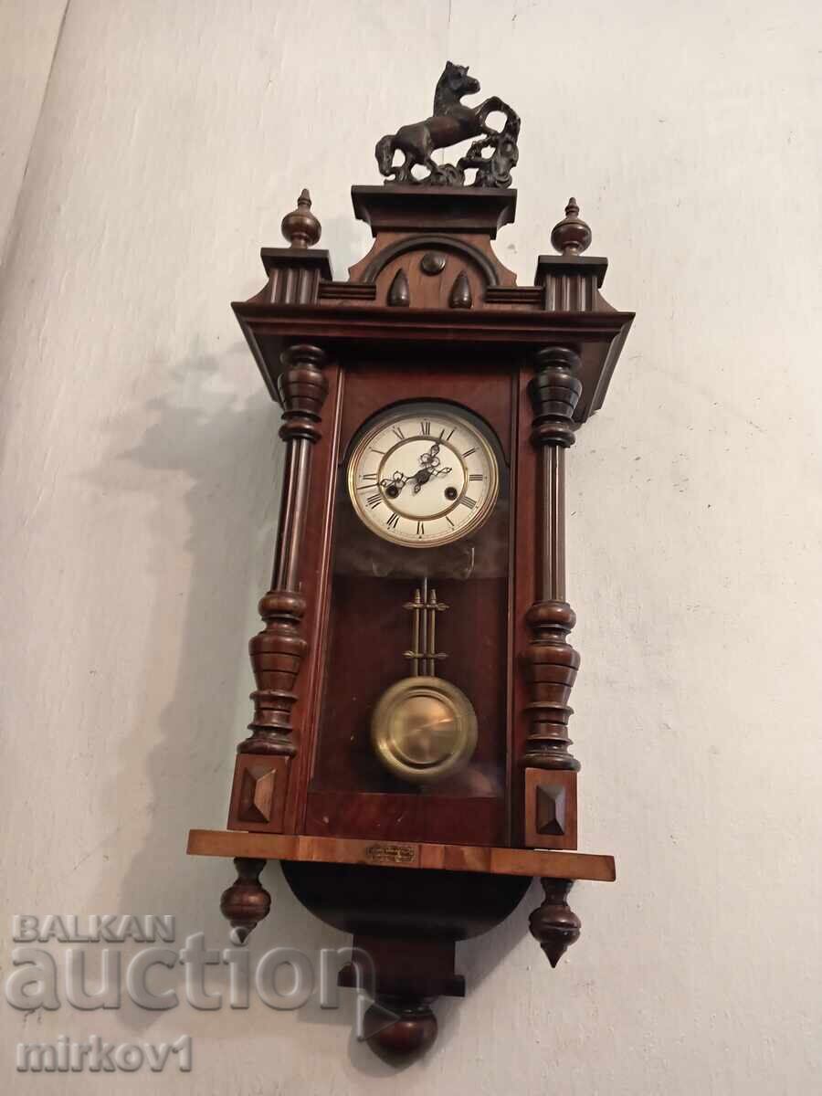 Антикварен германски стенен часовник с цена € 130.00 | 254.26 лв.