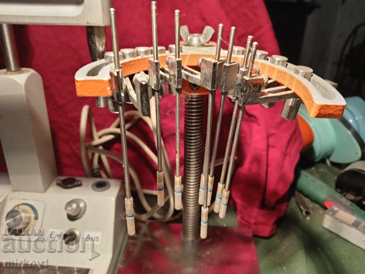 Livrarea Două mașini de tehnică dentară