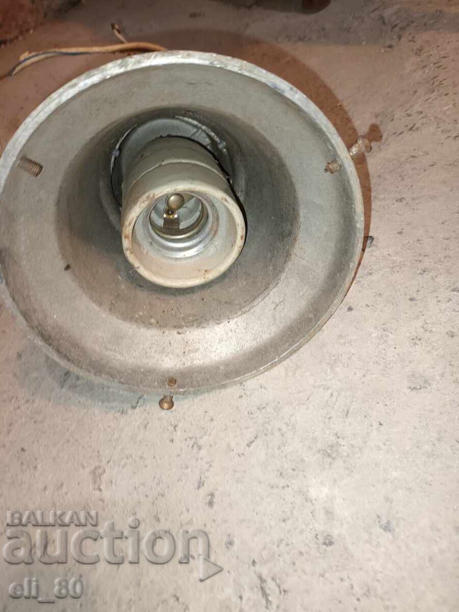 Παλιό φανάρι δρόμου με τιμή € 5.00 | 9.78 BGN