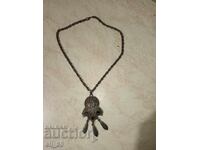 много стар накит