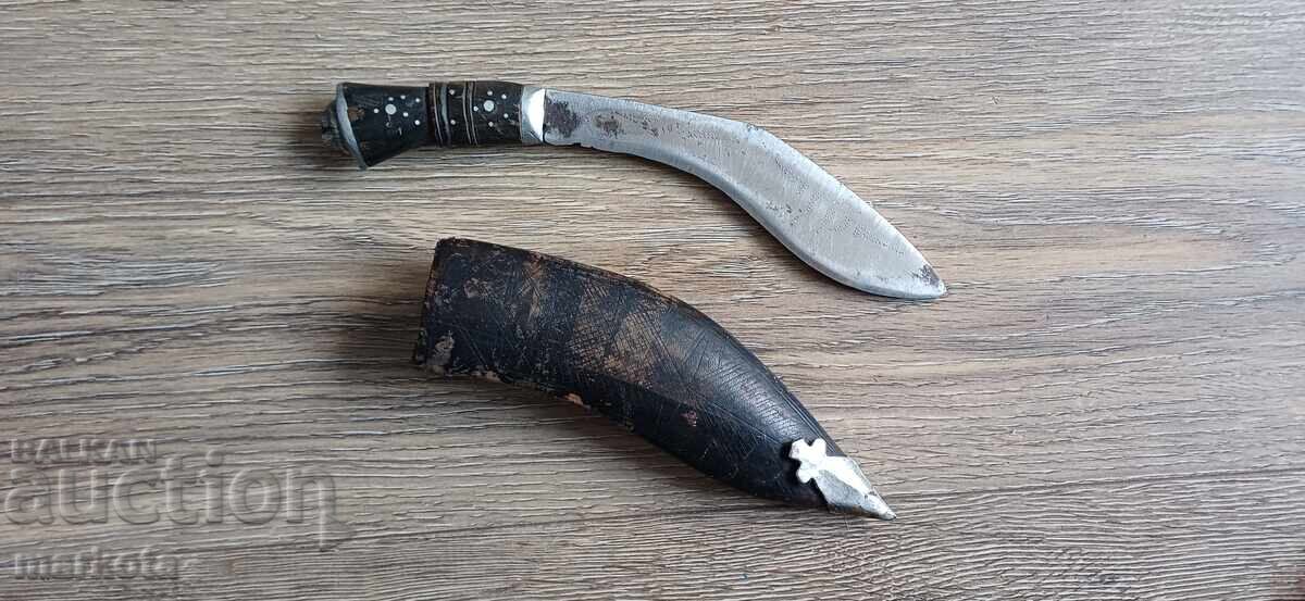 Pumnal vechi - KUKRI - macetă* cu preț € 30.00 | 58.68 BGN