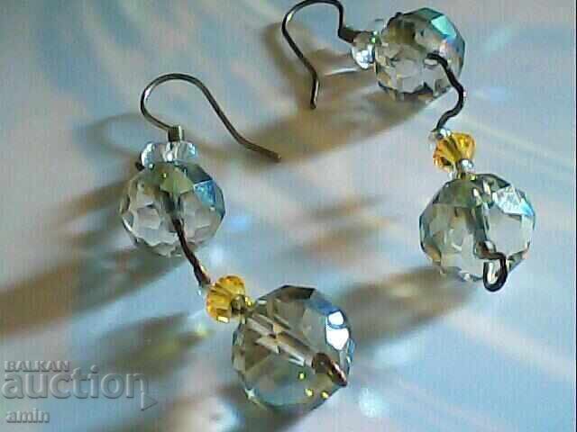 Παράδοση 2τμχ όμορφα σκουλαρίκια Παράδοση 2τμχ όμορφα σκουλαρίκια