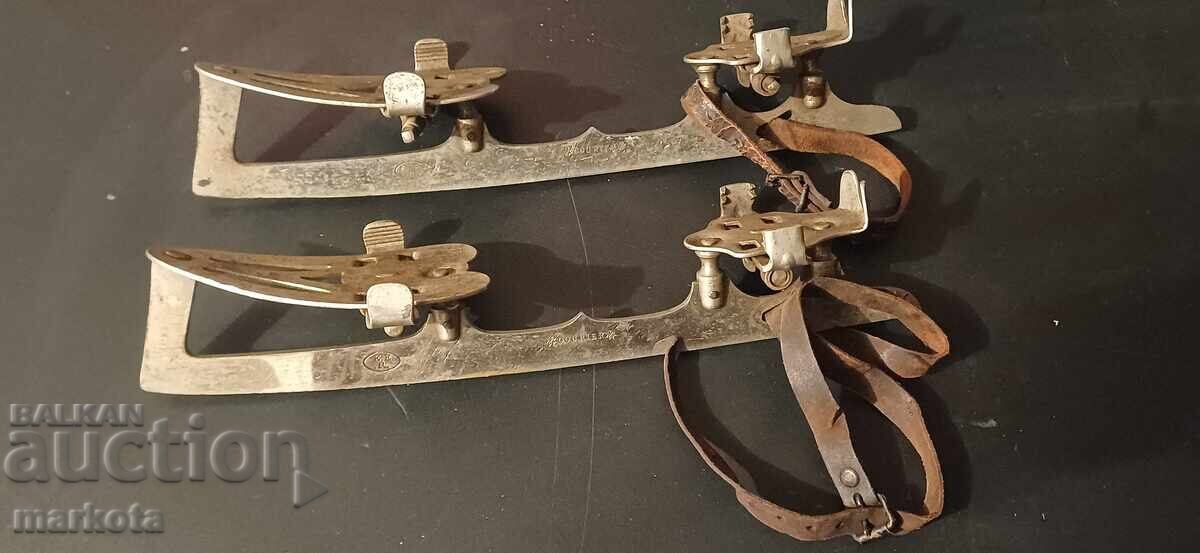 Patine de iarnă vechi*