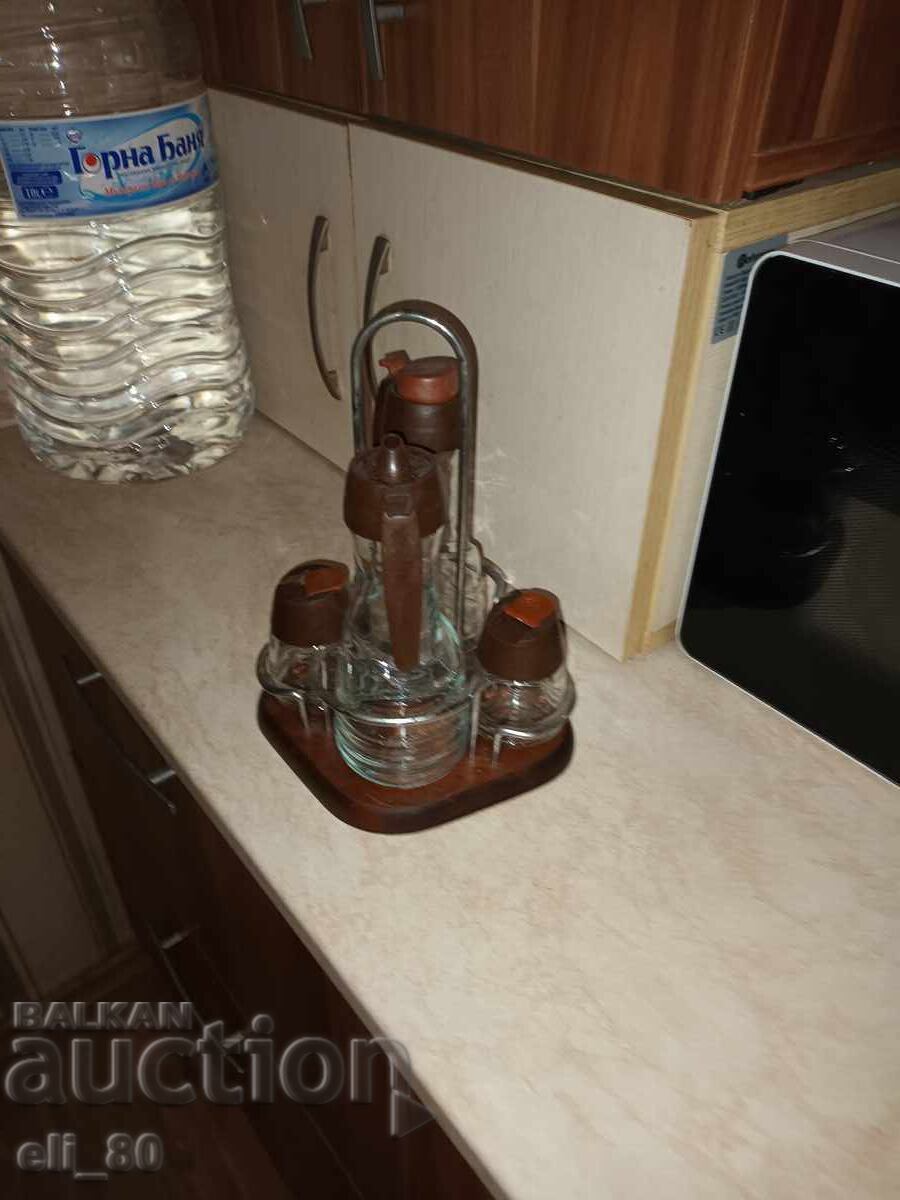 Licitație Set de bucătărie foarte vechi, din anii '70