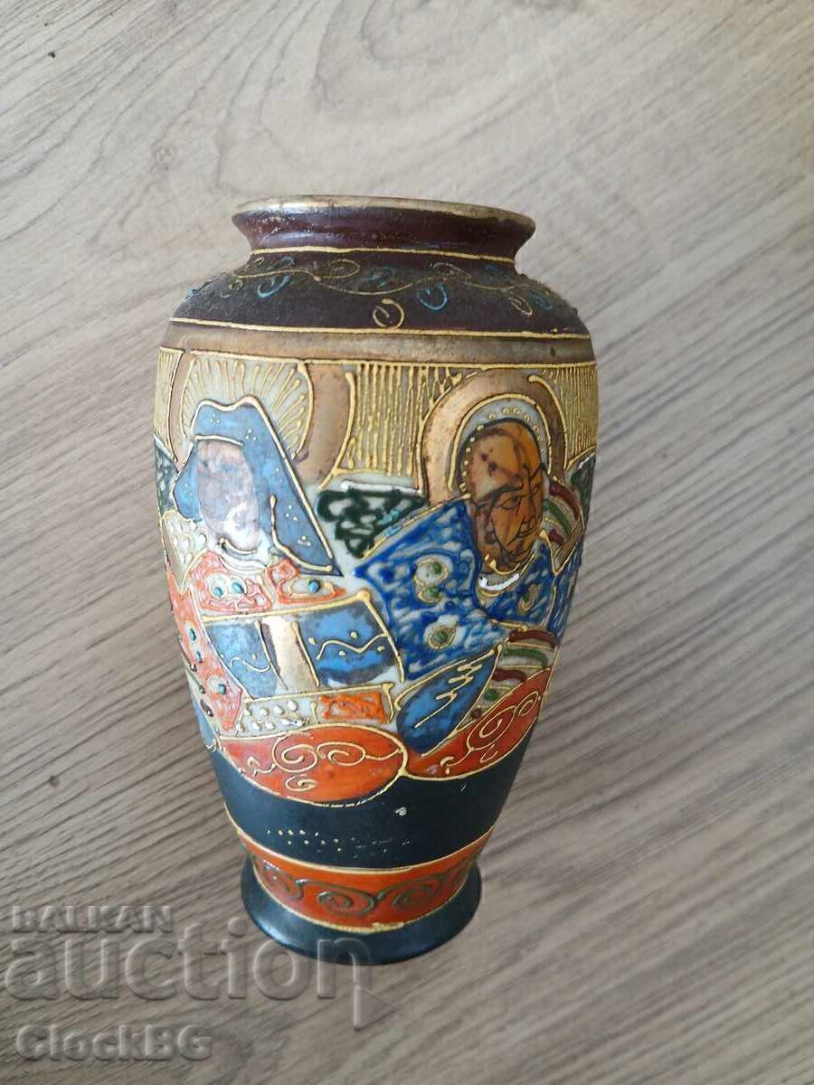 Type: Japanese Satsuma vase Period: Early-Mid 20th century