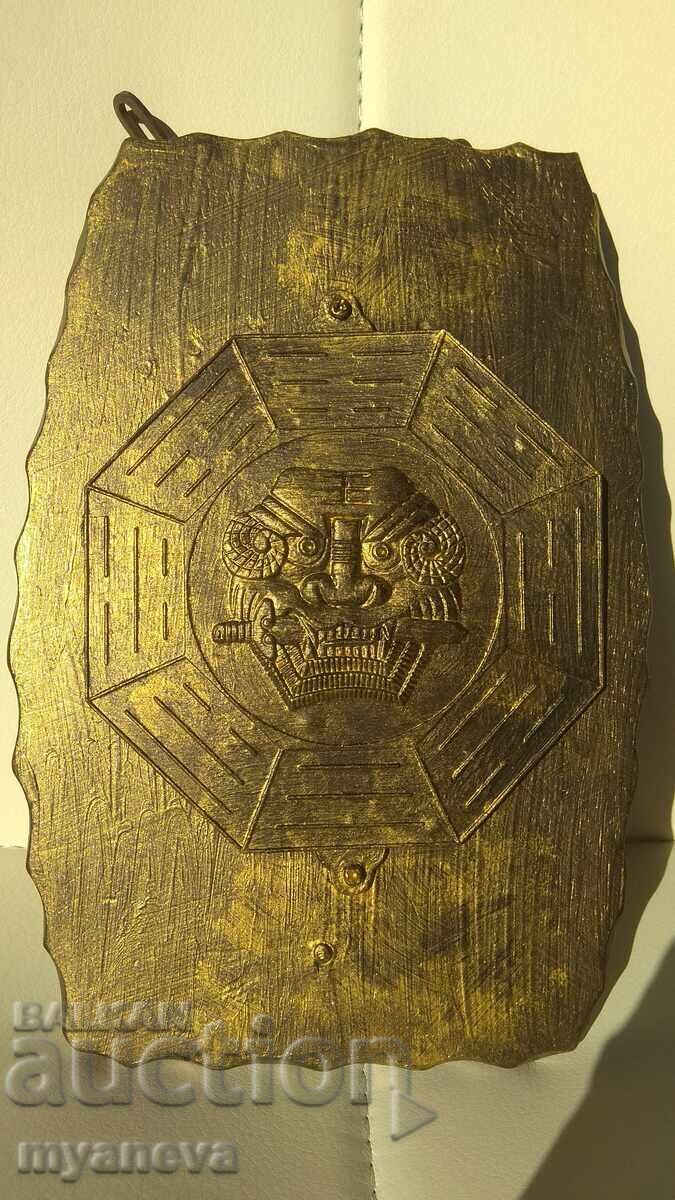 Auction  Samurai sign with a metal plaque on wood with a chain