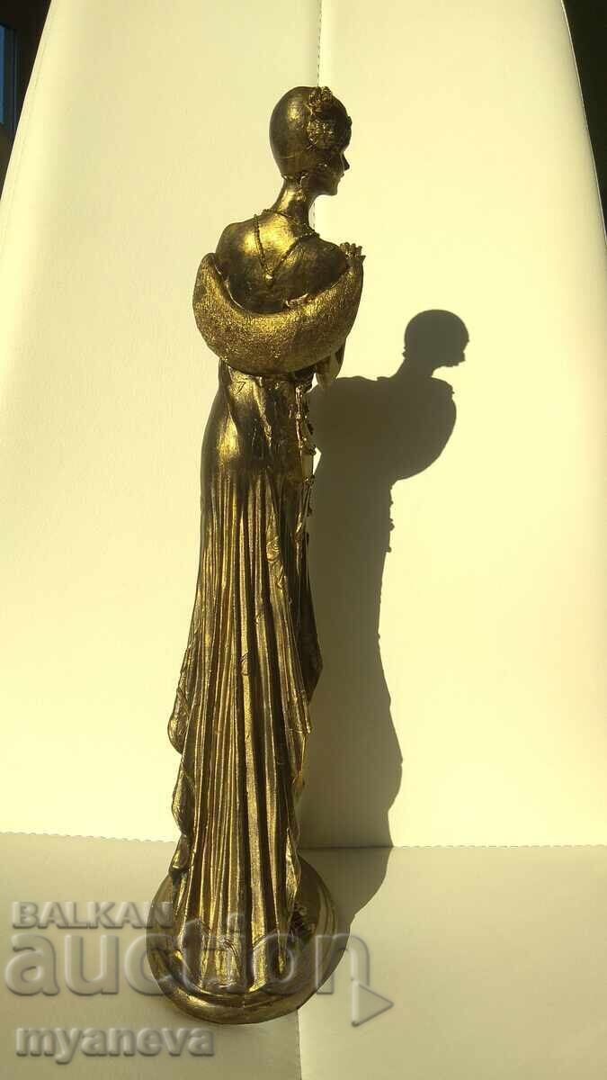 Licitație Statuetă de damă elegantă în stil Art Deco