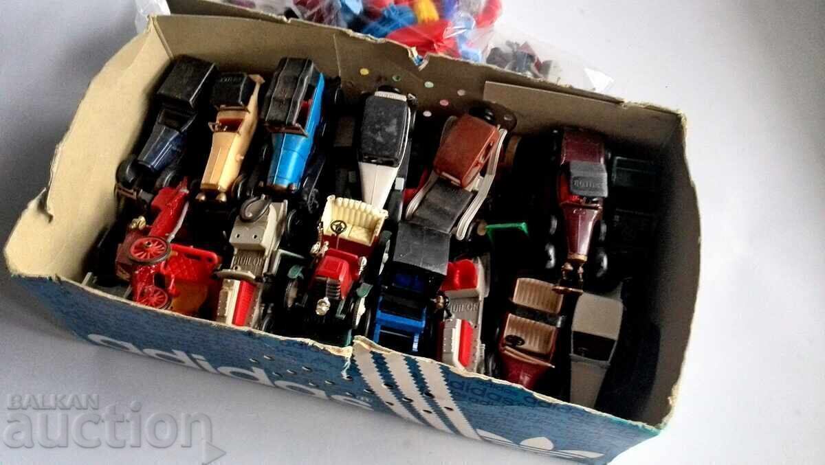 Lot de cărucioare de plastic vechi cu preț € 27.00 | 52.81 BGN