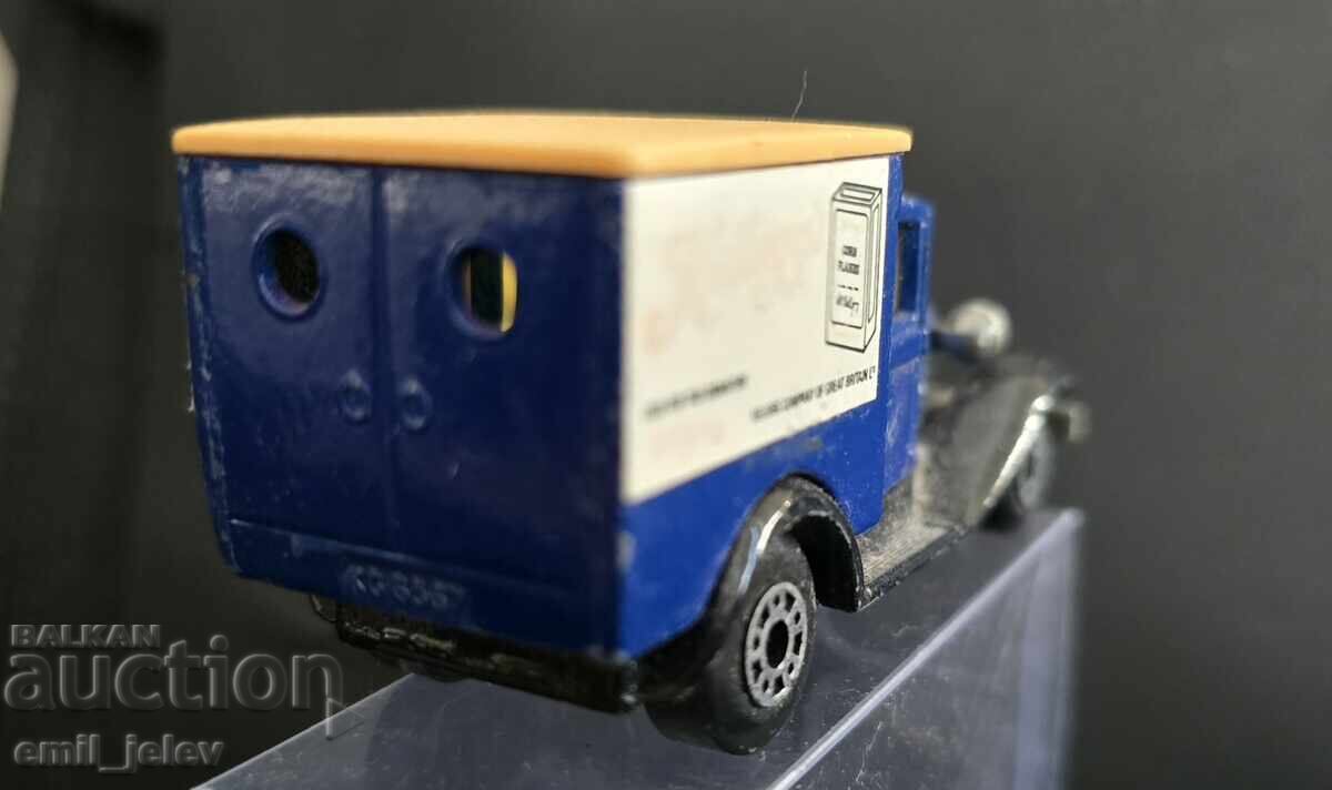 Livrarea LESNEY MATCHBOX - MB38 Ford Model "A" Van "KELLOGGS"