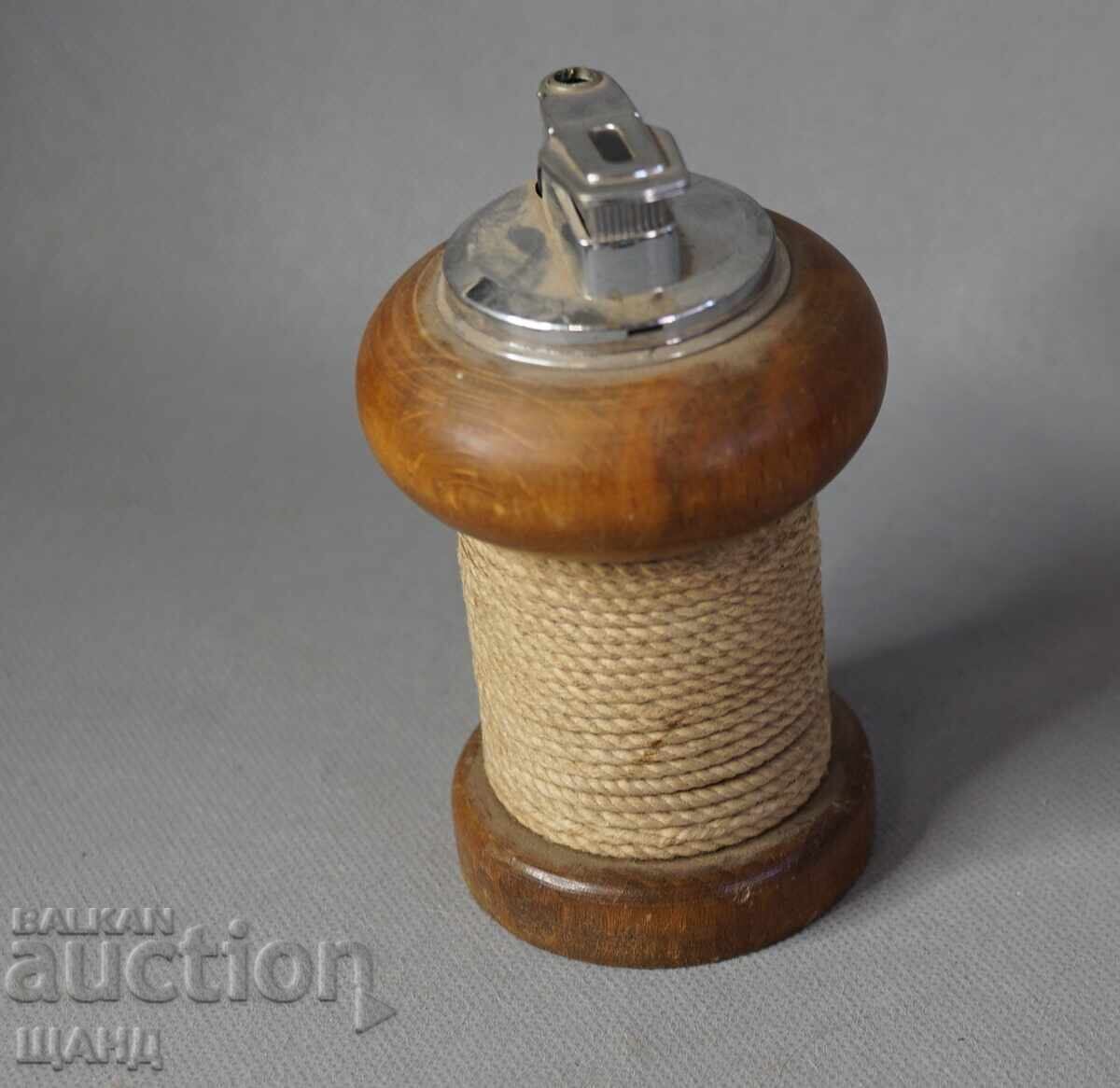 Δημοπρασία Παλιό επιτραπέζιο αναπτήρα αερίου, ξύλο και άγκυρα Δημοπρασία Παλιό επιτραπέζιο αναπτήρα αερίου, ξύλο και άγκυρα