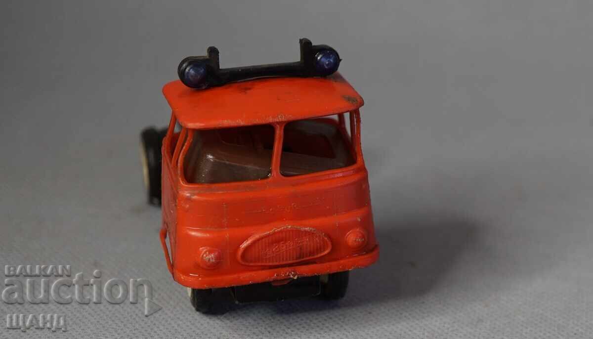ROBUR Vechi model de camion de jucărie din plastic german cu preț € 3.35 | 6.55 BGN ROBUR Vechi model de camion de jucărie din plastic german cu preț € 3.35 | 6.55 BGN