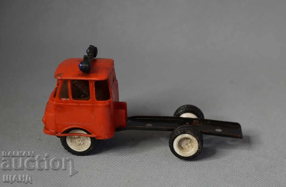 Licitație ROBUR Vechi model de camion de jucărie din plastic german Licitație ROBUR Vechi model de camion de jucărie din plastic german