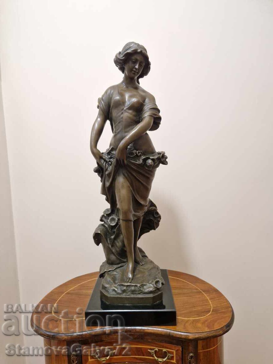 Figurină franceză superbă din bronz Figurină franceză superbă din bronz