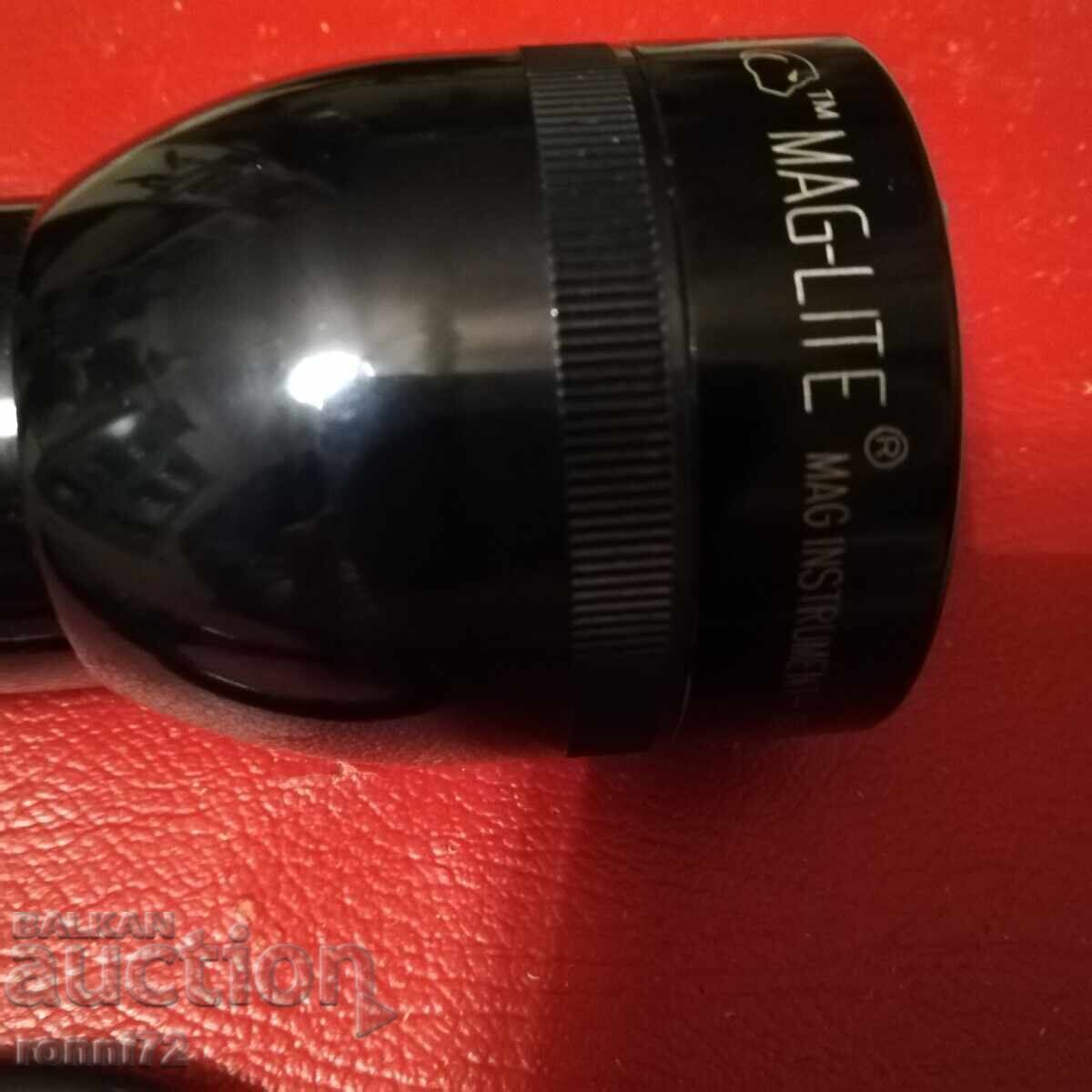 Licitație Lanterna de poliție Mag Lite