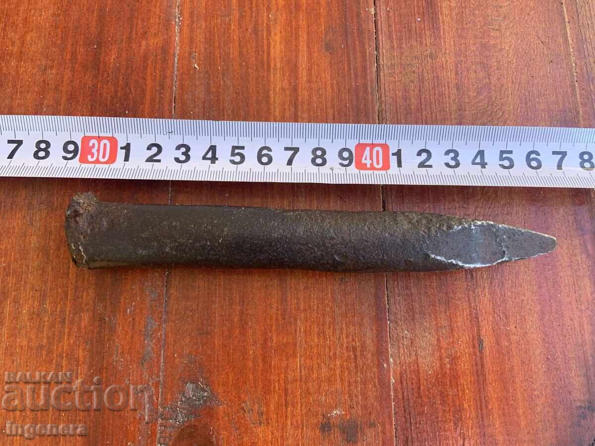 CIOCAN PENTRU PIATRĂ BETON CIOCAN PENTRU PIATRĂ BETON