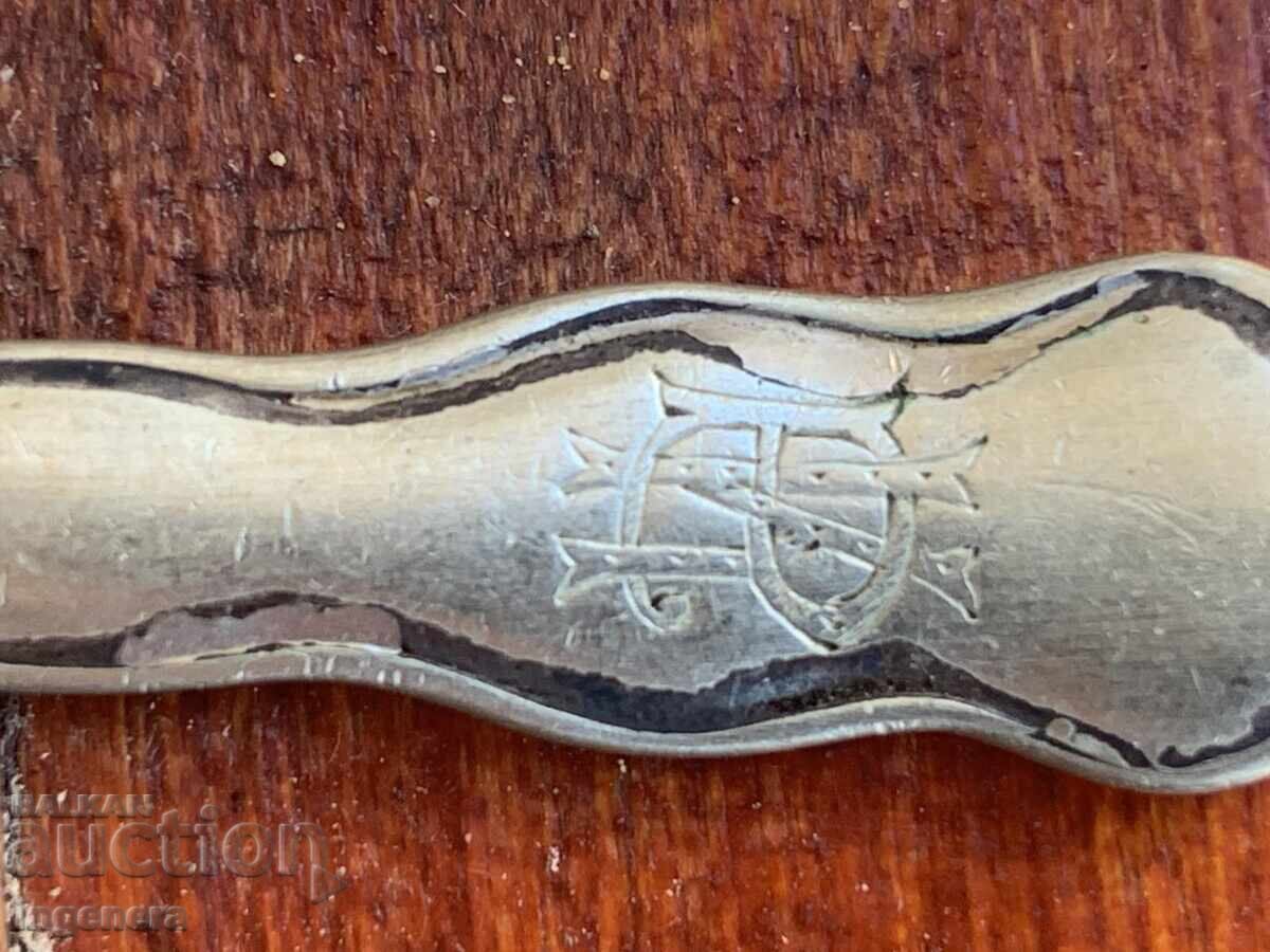 FURCULIȚĂ ARGINTATĂ VECHE, MARCATĂ cu preț € 6.00 | 11.73 BGN