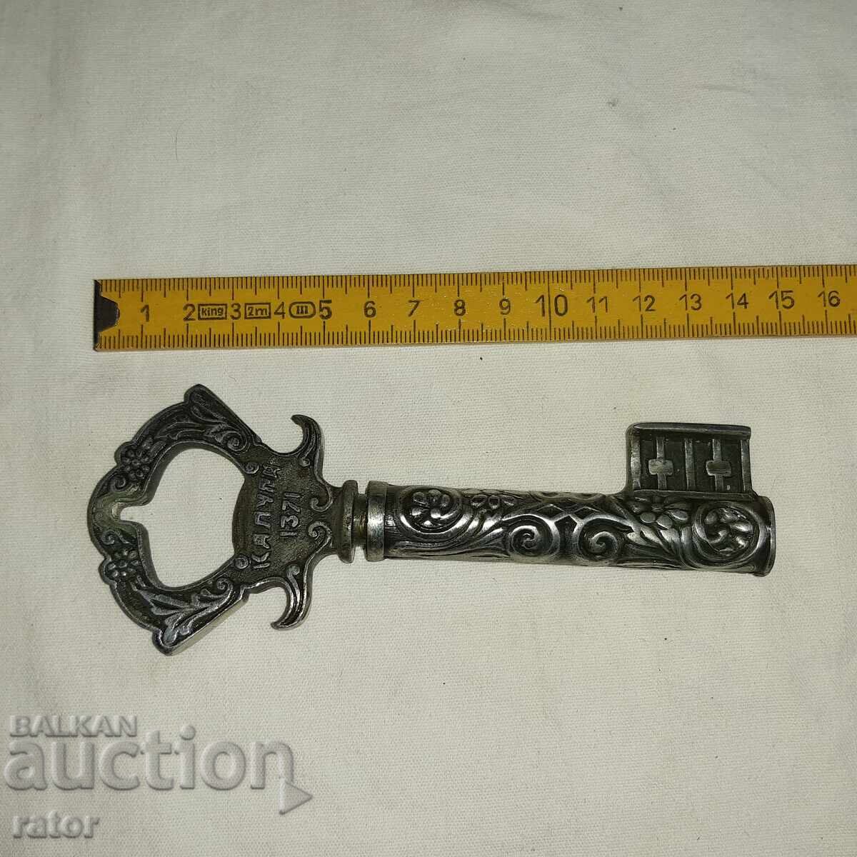 Παλιό ανοιχτήρι - κλειδί με τιρμπουσόν με τιμή € 5.99 | 11.72 BGN