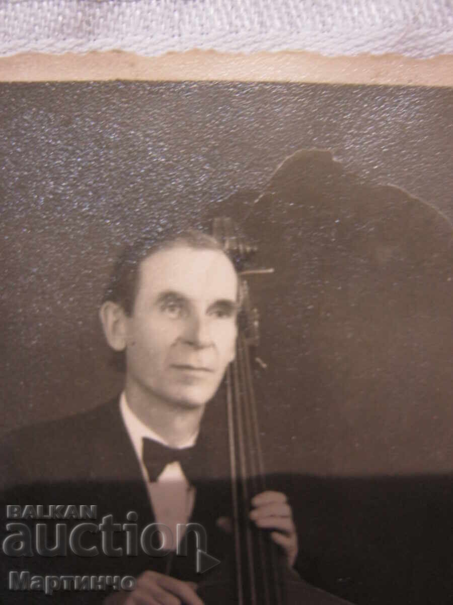 Fotografie veche cu muzician cu preț € 9.99 | 19.54 BGN