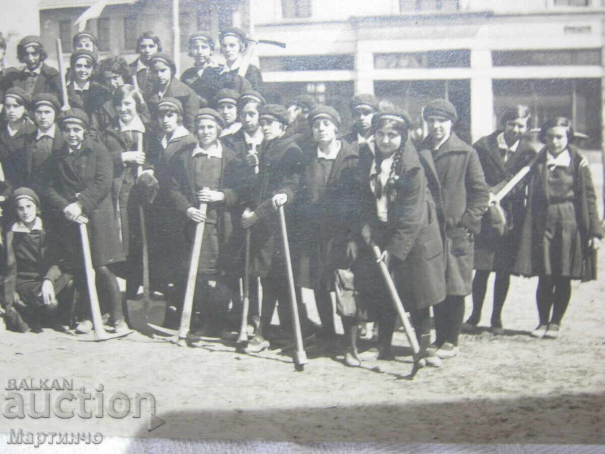 Livrarea Fotografie veche eleve de liceu de fete 1930