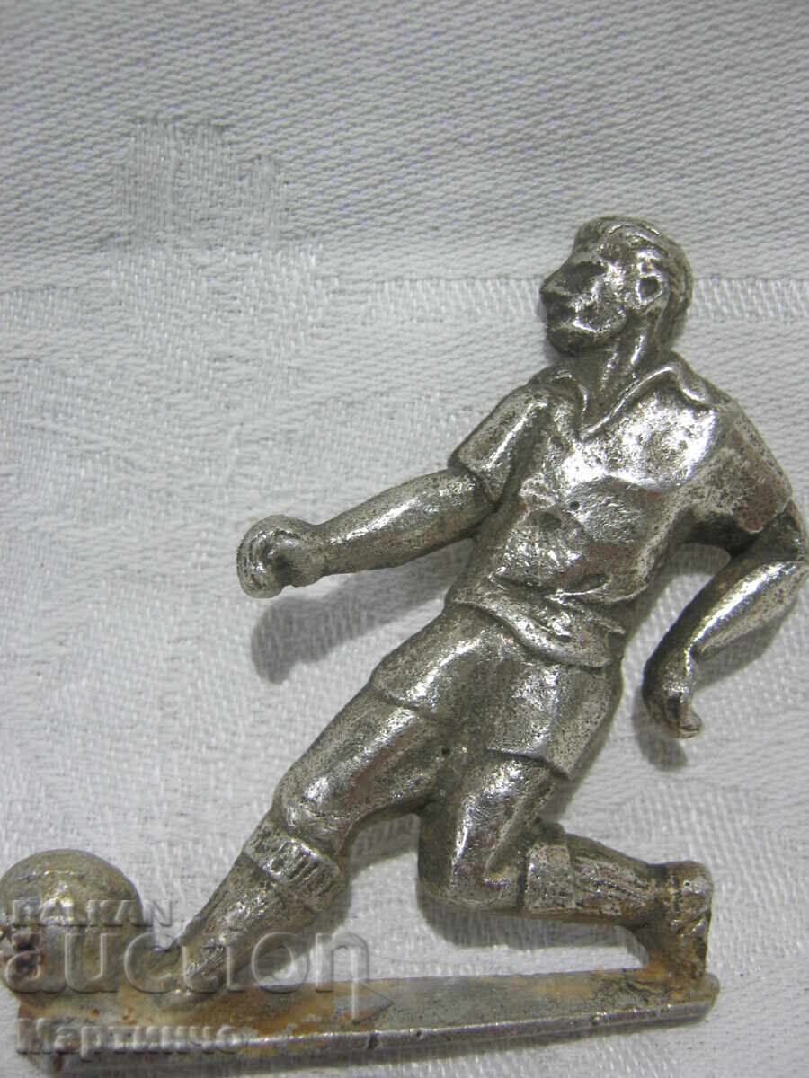Delivery of Old small aluminum figurine of a football player 5.7 cm