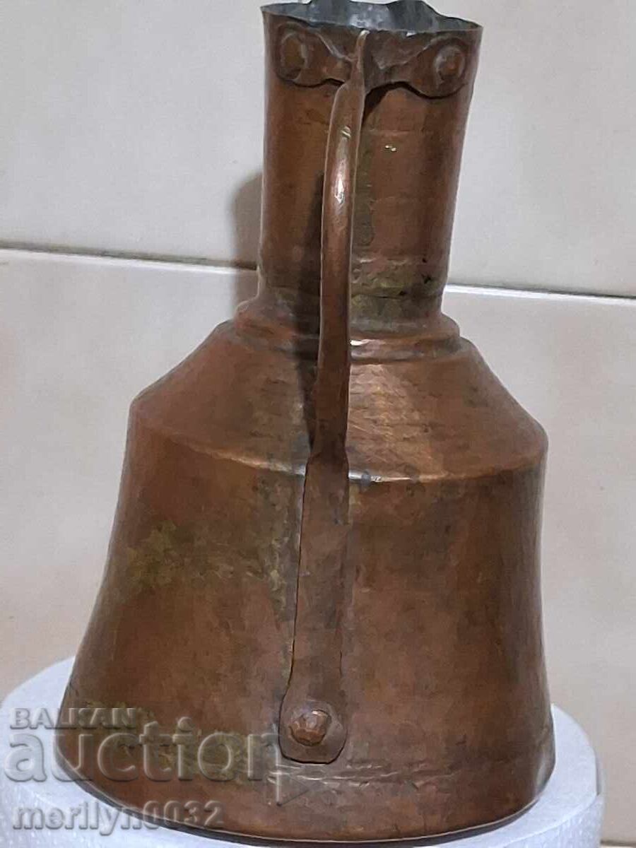 Licitație Gium, ibric, bacăr, vas de cupru, cană, din perioada Renașterii