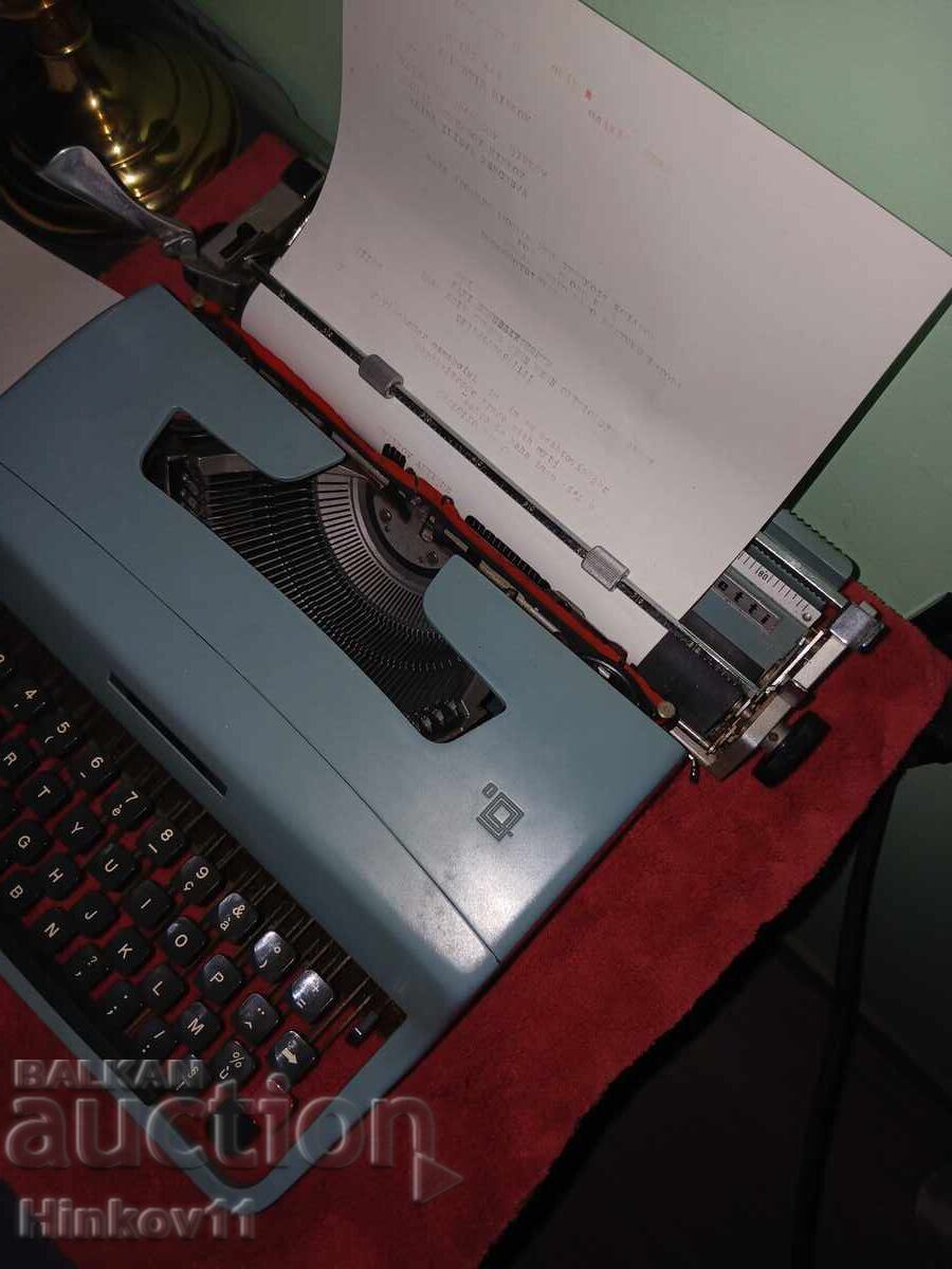 Ιταλική γραφομηχανή Olivetti Lettera 32 με τιμή € 100.00 | 195.58 BGN