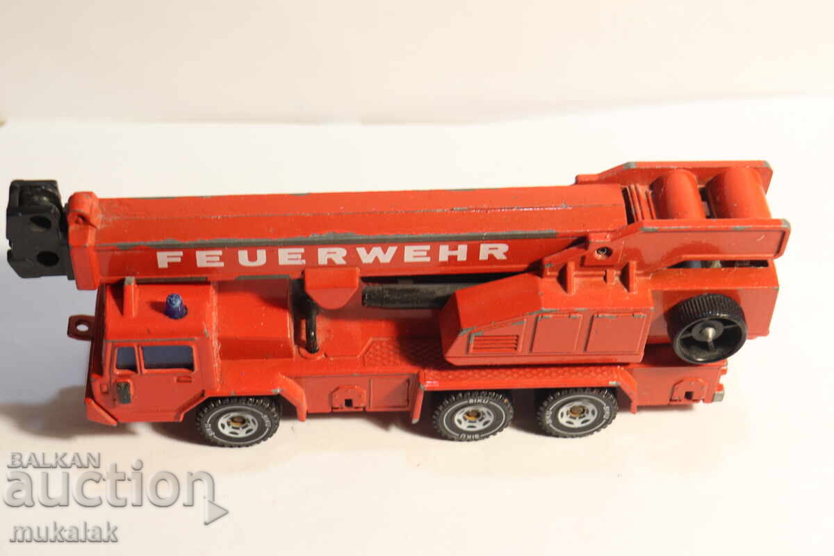 1:55?? SIKU CAMION DE POMPIERI MACARA AUTO MODEL cu preț € 9.00 | 17.60 BGN